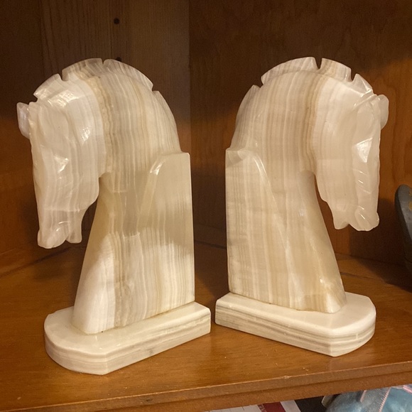 Mid century marble and onyx horse head bookends - Picture 3 of 6